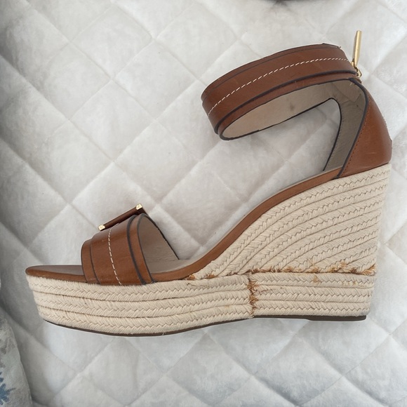 Louise et Cie brown leather, buckle wedge 4in heel. Sz 9 - Picture 4 of 8